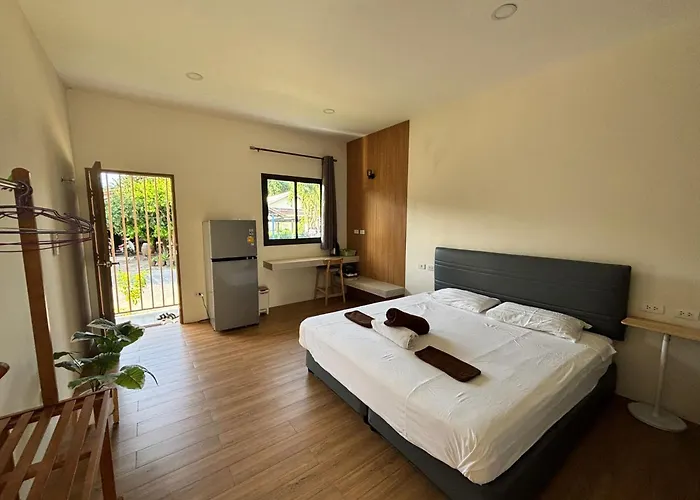 Lom Phangan Studio